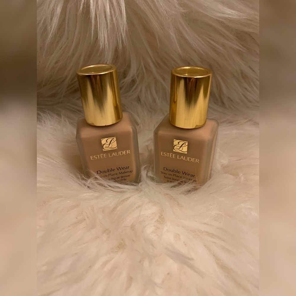 2 Estée Lauder double wear foundation